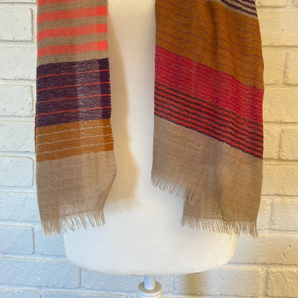 Multi-colored striped scarf - Picture 5 of 6